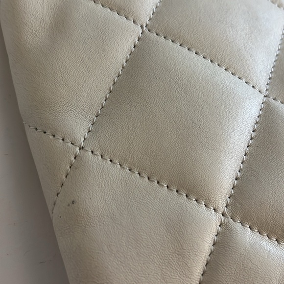 DKNY Offwhite Leather Bag - Picture 11 of 11